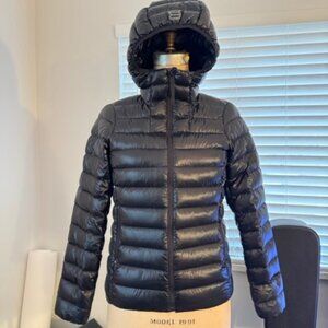 ARITZIA SUPER LITE PUFF | BLACK SHINE | 2XS